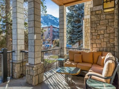 Luxury and One Block From Little Nell Hotel Sleeps 12